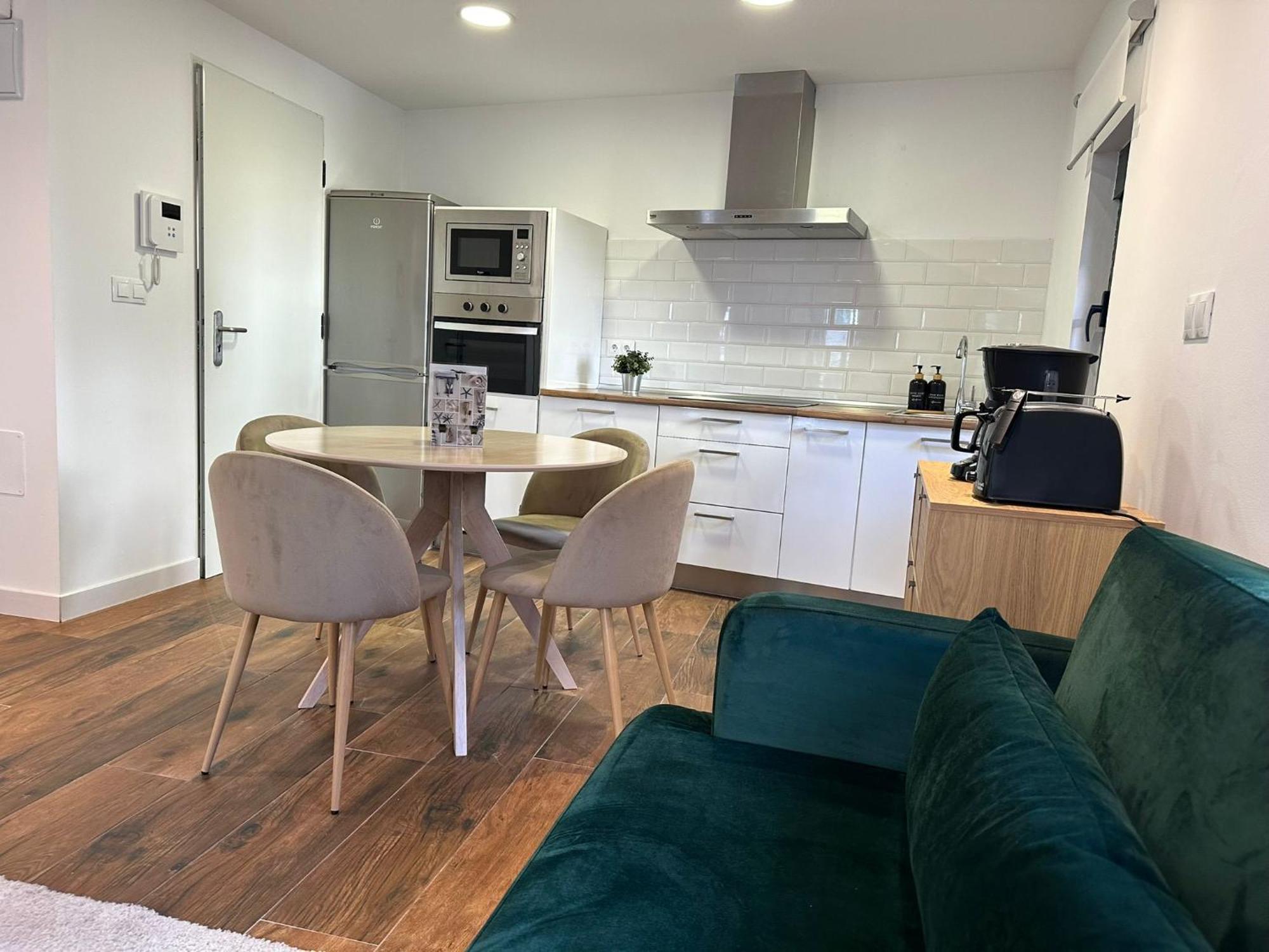 Apartamentos Urbanin I Plaza Ayuntamiento Cudillero Ngoại thất bức ảnh