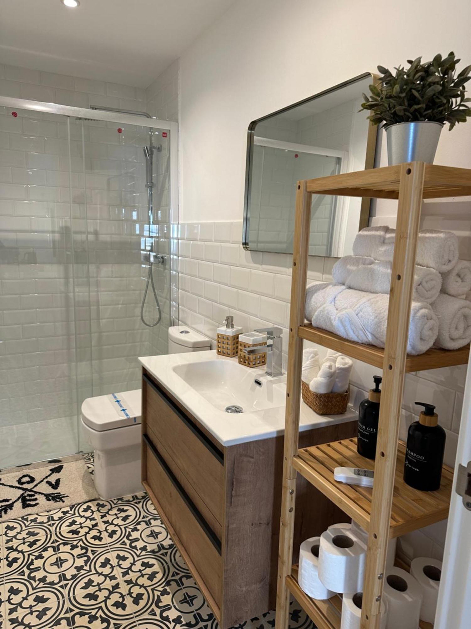 Apartamentos Urbanin I Plaza Ayuntamiento Cudillero Ngoại thất bức ảnh